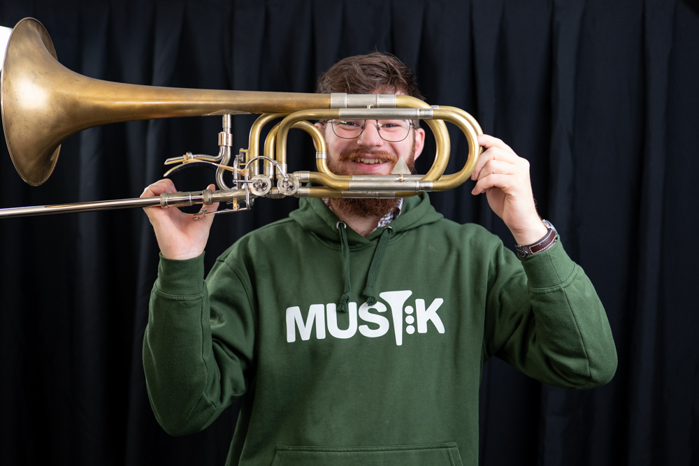 Huba Cser lustig-1